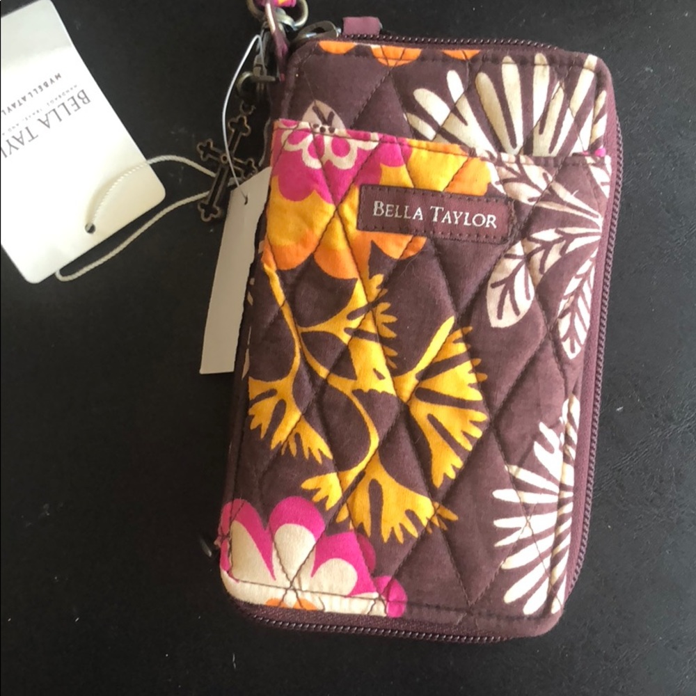 Wristlet wallet